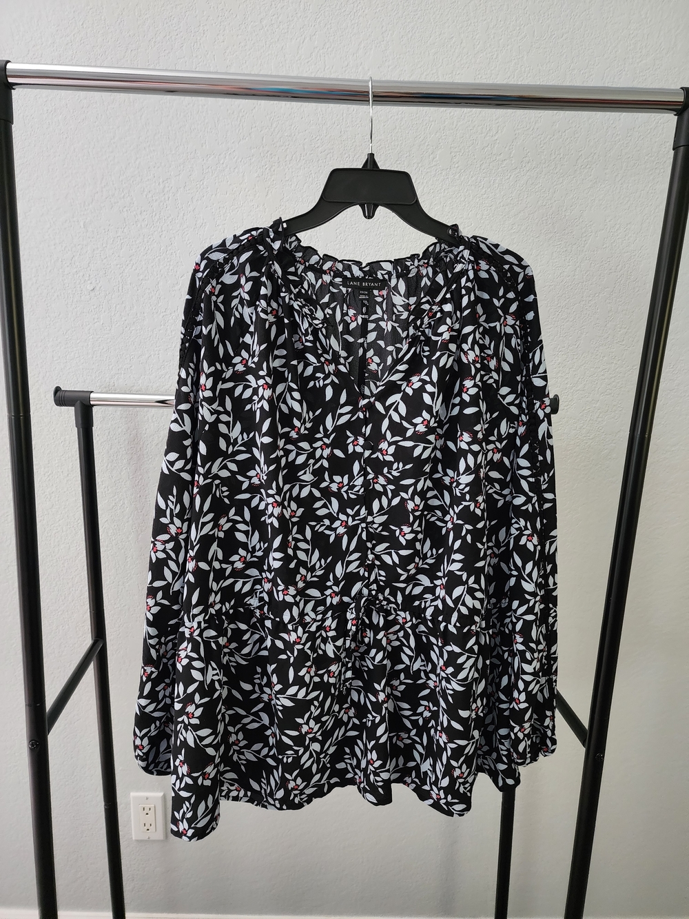 Lane Bryant Black Floral Tunic with White Leaf Print and Red/Pink Accents